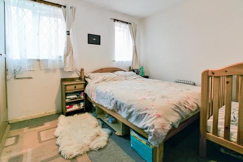 18 Tall Trees, Colnbrook, Slough, SL3 0JS