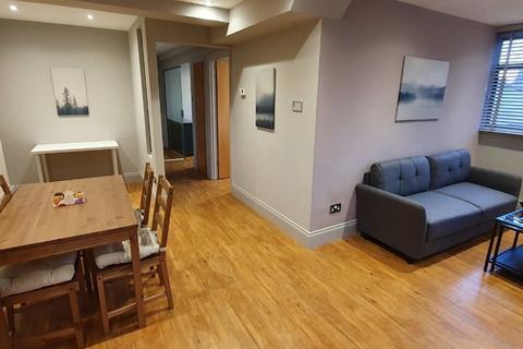 2 bedroom apartment to rent, George Street, City Centre