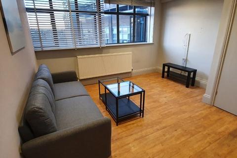 2 bedroom apartment to rent, George Street, City Centre