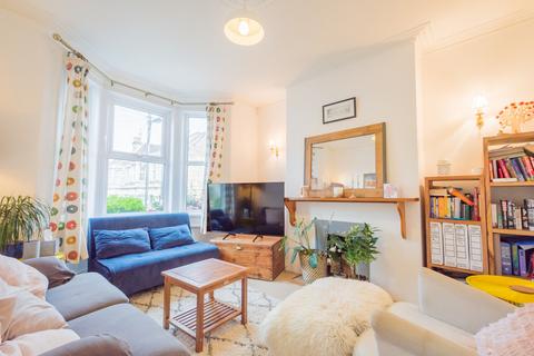 3 bedroom terraced house to rent, Pulteney Grove, Bath