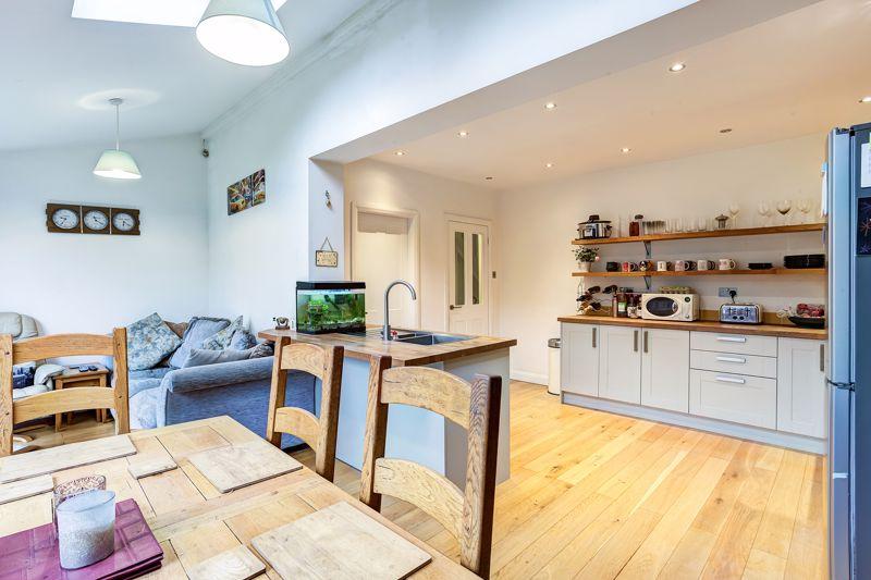 Kitchen/dining area