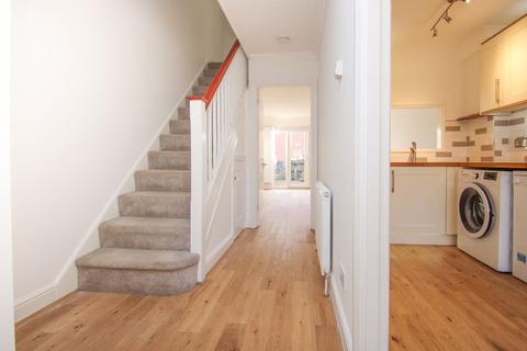 4 Foley Mews, Claygate, Esher, KT10 0LR