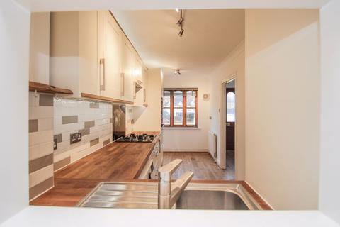 4 Foley Mews, Claygate, Esher, KT10 0LR