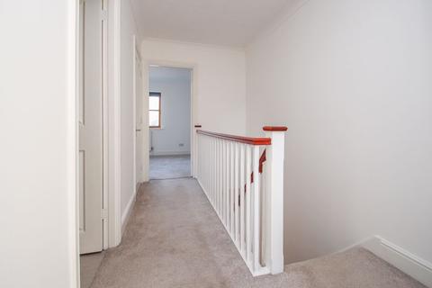 4 Foley Mews, Claygate, Esher, KT10 0LR