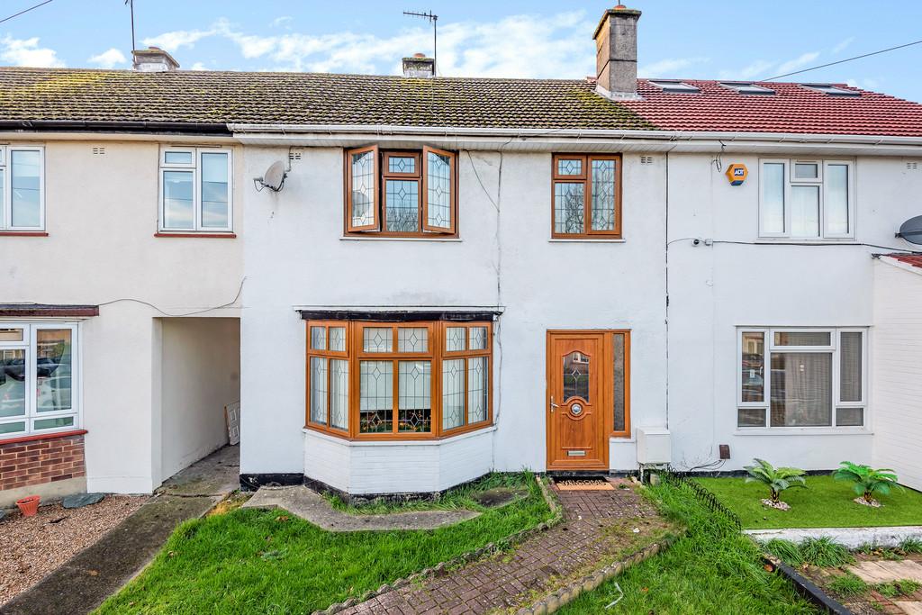 Fairmead Crescent, Edgware 3 bed terraced house £500,000