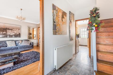 118 Fairmead Crescent, Edgware, HA8 8YP