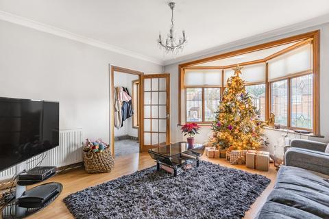 118 Fairmead Crescent, Edgware, HA8 8YP