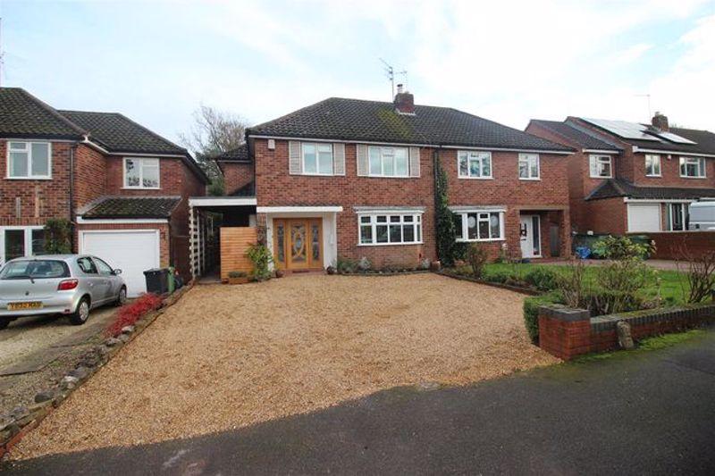 Castle Grove, Stourbridge 4 bed semidetached house £395,000