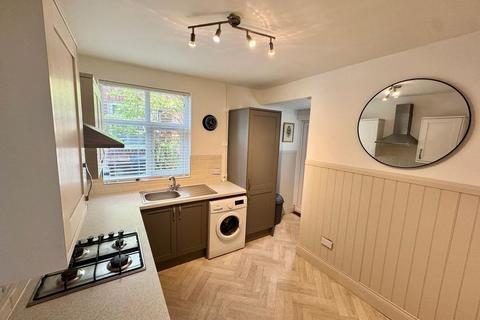 2 bedroom apartment to rent, Ferndene Grove, High Heaton