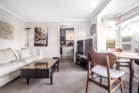 18 Carters Close, Worcester Park, KT4 8QF