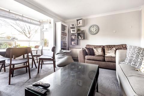 18 Carters Close, Worcester Park, KT4 8QF