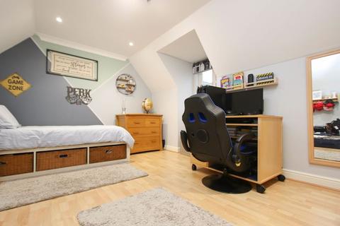 32 Central Way, Clevedon, BS21 6SY