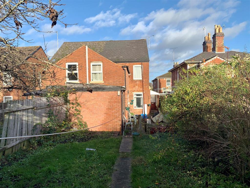 Howard Street, Gloucester 3 bed semidetached house £160,000