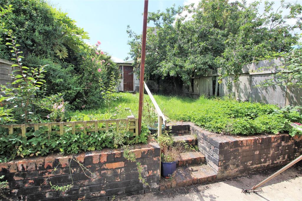 Howard Street, Gloucester 3 bed semidetached house £160,000