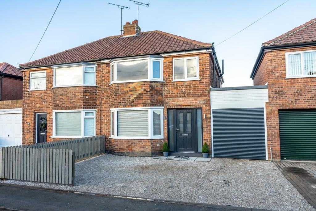 Anthea Drive, Huntington, York 4 bed semidetached house £350,000
