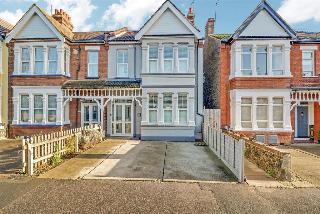 Surbiton Road, SouthendOnSea 3 bed end of terrace house £350,000