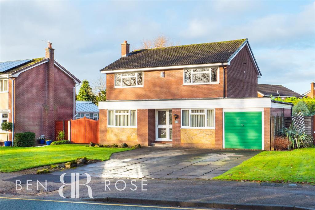 Langdale Road, Leyland 4 bed detached house £350,000