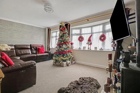7 Avon Close, Rochford, SS4 3AB