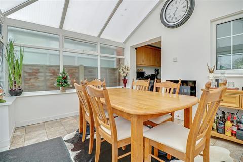 7 Avon Close, Rochford, SS4 3AB