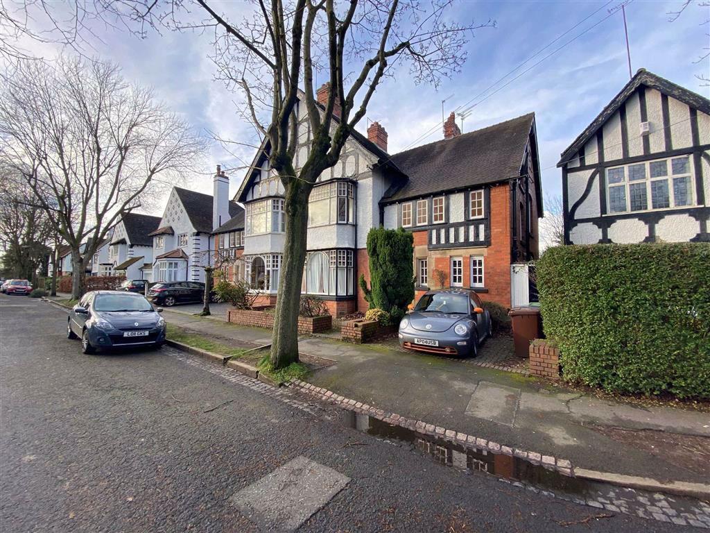 Flat 2, 4, Newbridge Avenue... 2 bed apartment £550 pcm (£127 pw)