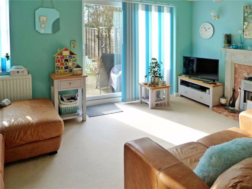 Stirling Way, Welwyn Garden City 4 bed terraced house £450,000