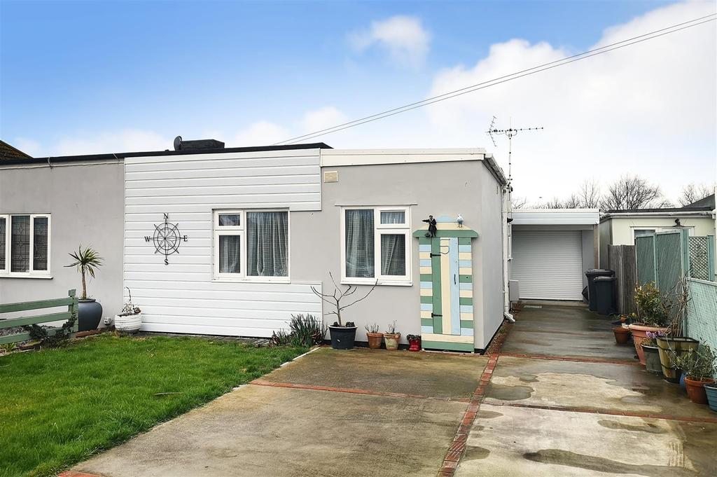 Marine Avenue, Beachlands, Pevensey Bay 2 bed semidetached bungalow