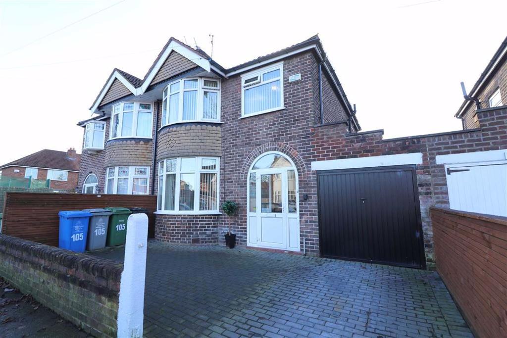 Moss Park Road, Stretford, Trafford, M32 3 bed semidetached house for