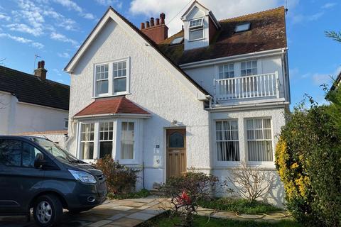 16 Meads Road, Bexhill-on-sea, TN39 4SY