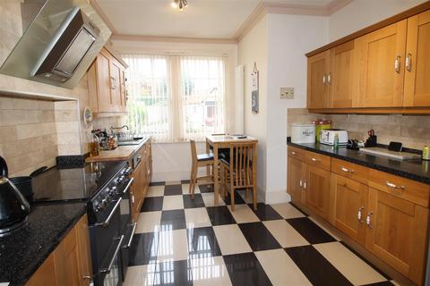 16 Meads Road, Bexhill-on-sea, TN39 4SY