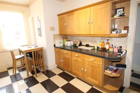 16 Meads Road, Bexhill-on-sea, TN39 4SY
