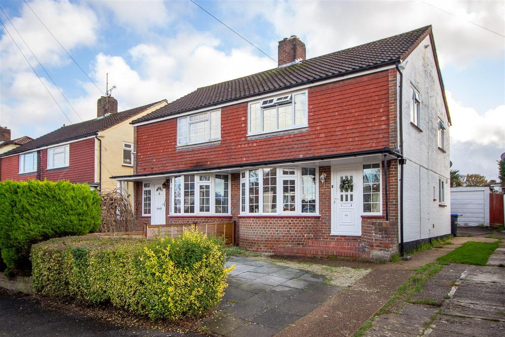 Noel Rise, Burgess Hill 3 bed semidetached house £359,950
