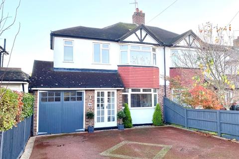 362 Hurst Road, West Molesey, KT8 1QN