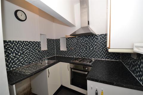 7 Beech Square, Clayton, Bradford, BD14 6BX