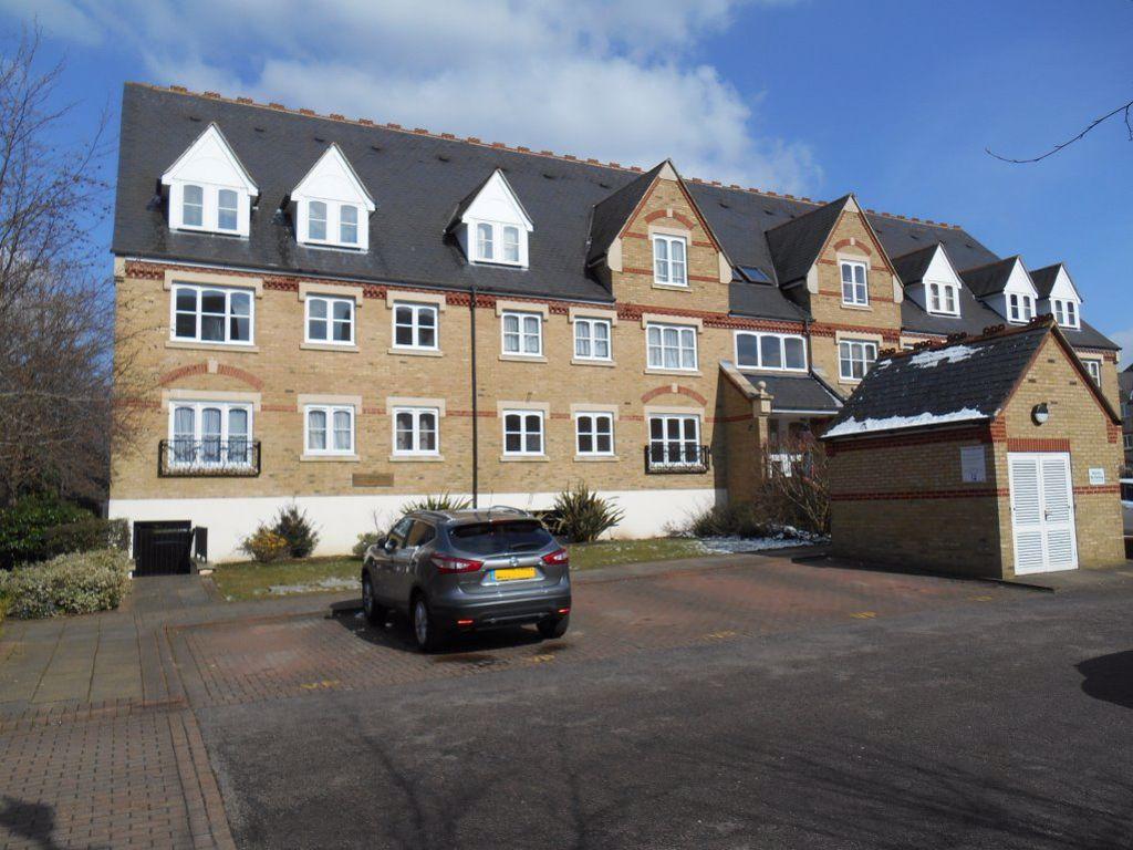 REEDS ESTATE WD24 2 bed flat £1,100 pcm (£254 pw)