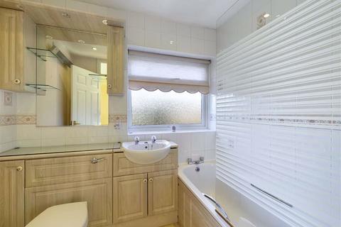 25 Drayton Close, Swindon Village, Cheltenham, GL51 9QB