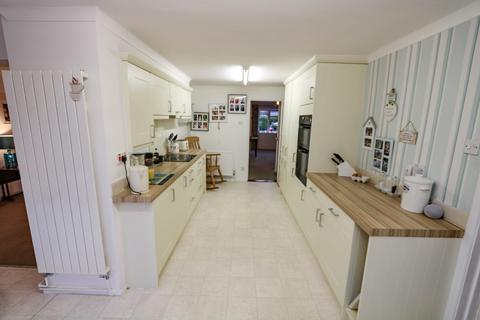 30 Fernhurst Close, Hayling Island, PO11 0DT