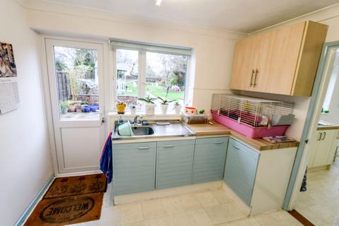 30 Fernhurst Close, Hayling Island, PO11 0DT