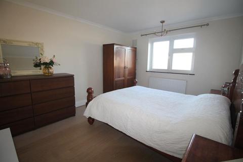 14 Lampits Hill, Corringham, Stanford-le-hope, SS17 9AN