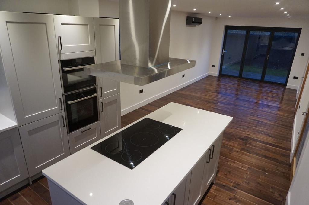 Photograph 5