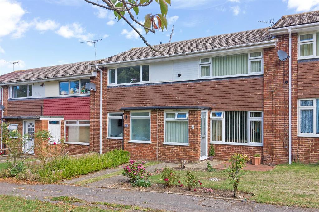 Gladstone Drive, Sittingbourne, Kent... 2 bed terraced house £950 pcm