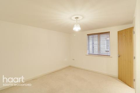 24 Alveston Square, London, E18 1AQ