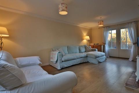 2 Crown Close, Dickleburgh, Diss, IP21 4NA