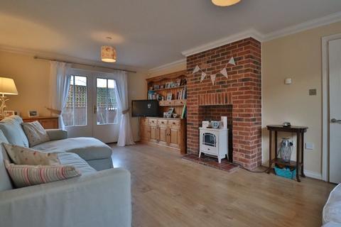 2 Crown Close, Dickleburgh, Diss, IP21 4NA