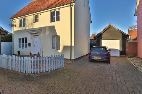 2 Crown Close, Dickleburgh, Diss, IP21 4NA