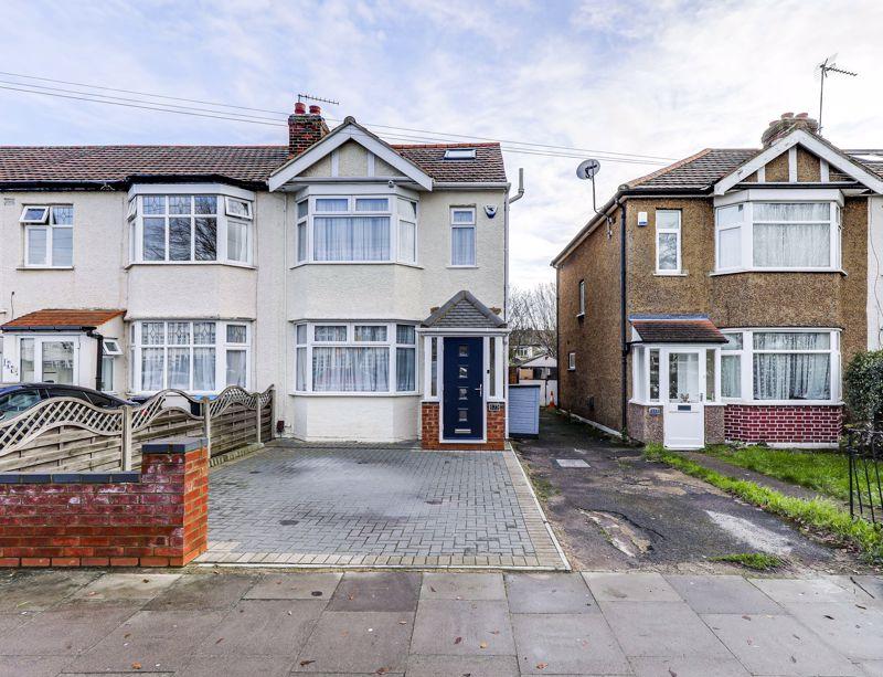 Churchbury Lane, Enfield 4 bed end of terrace house £545,000