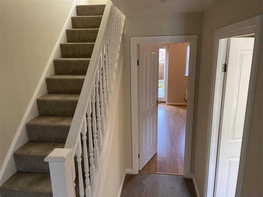 Viaduct Drive, Dunstall Park, Wolverhampton 2 bed semidetached house