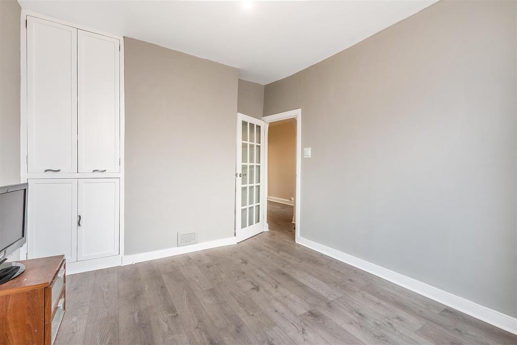 157 Gipsy Road-5.JPG
