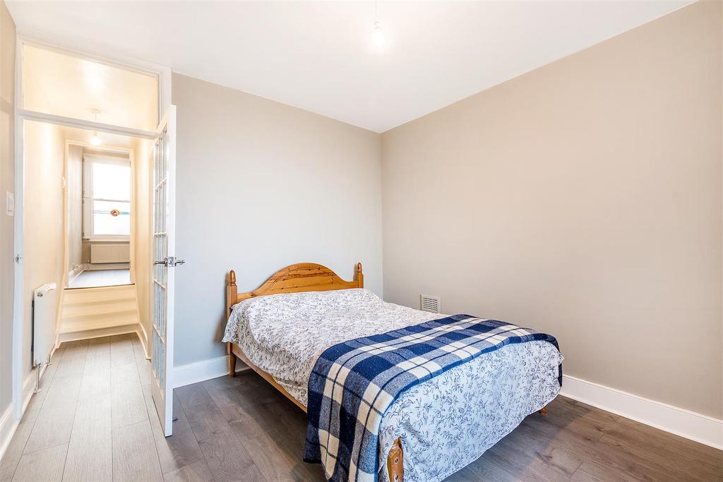 157 Gipsy Road-2.JPG
