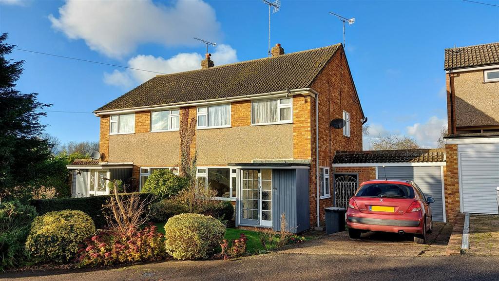 Town Farm Crescent, Standon, Herts 3 bed semidetached house £435,000