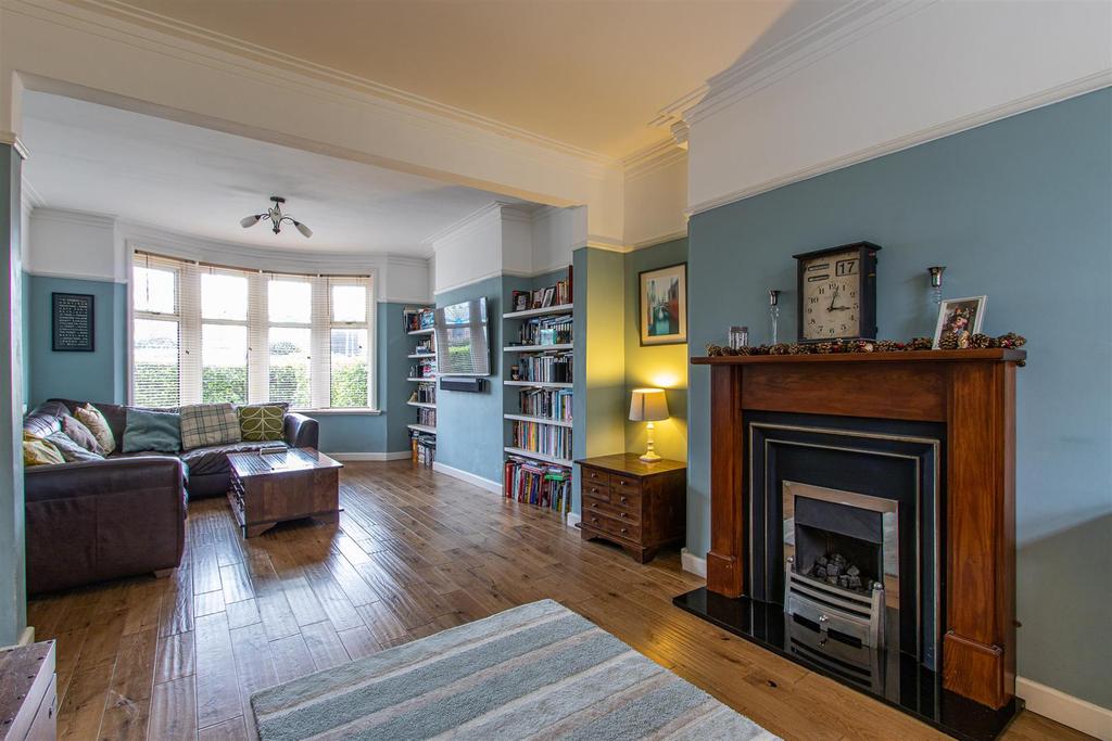 St. Gowan Avenue, Heath, Cardiff 3 bed semidetached house £380,000